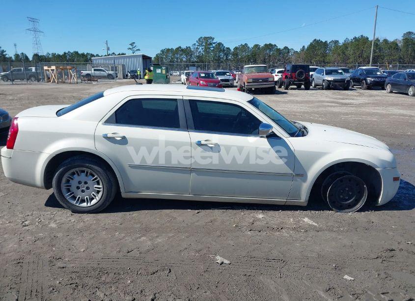 Photo 13 of 2008 Chrysler 300 TOURING (VIN 2C3LA53G58H165408)
