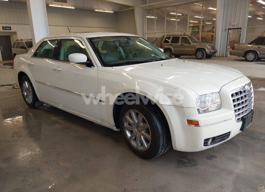 2008 Chrysler 300 TOURING (VIN 2C3LA53G58H211089) main photo