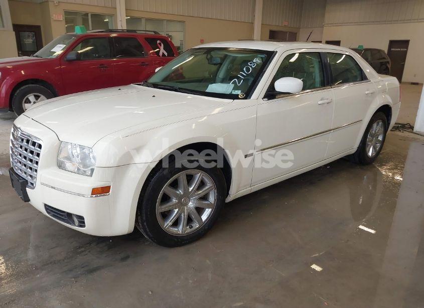 Photo 2 of 2008 Chrysler 300 TOURING (VIN 2C3LA53G58H211089)