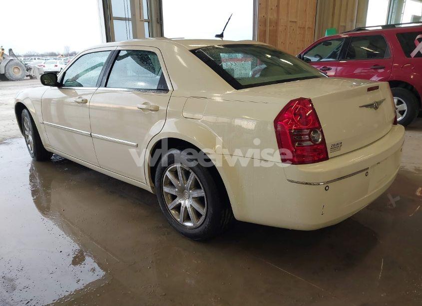 Photo 3 of 2008 Chrysler 300 TOURING (VIN 2C3LA53G58H211089)