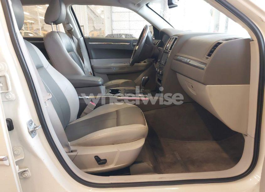 Photo 5 of 2008 Chrysler 300 TOURING (VIN 2C3LA53G58H211089)