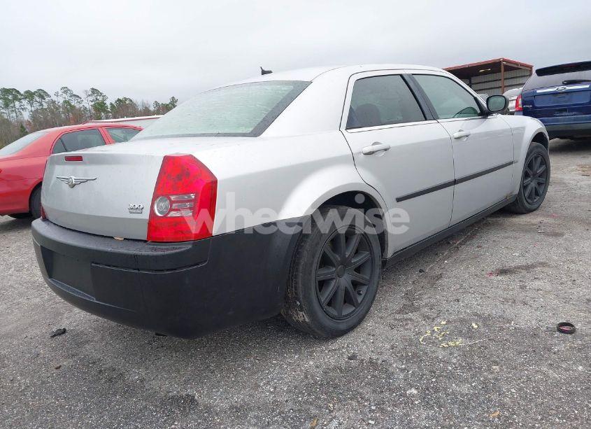 Photo 4 of 2008 Chrysler 300 TOURING (VIN 2C3LA53G78H211045)