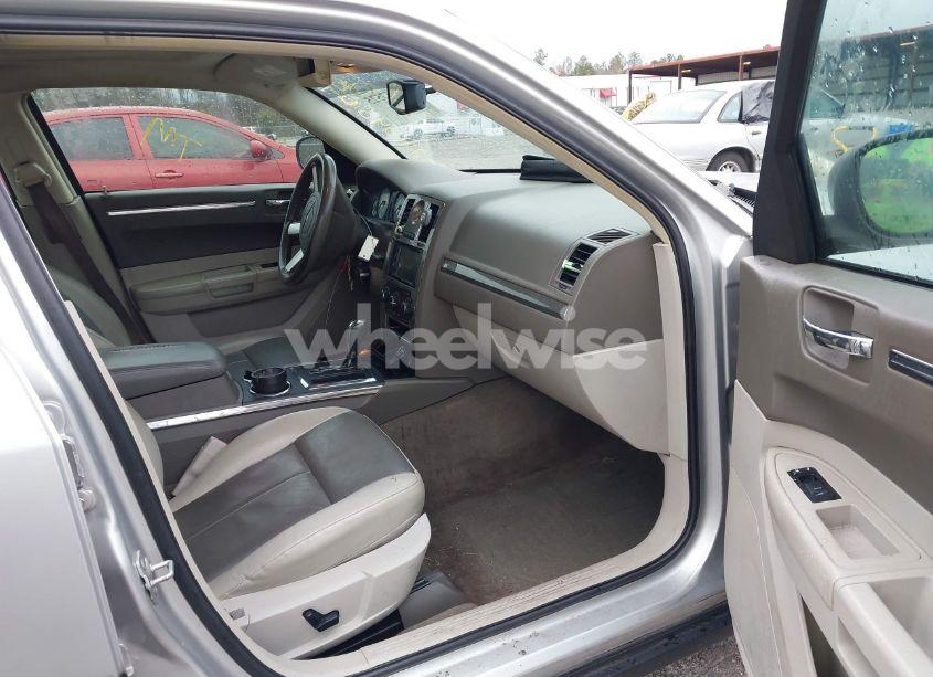 Photo 5 of 2008 Chrysler 300 TOURING (VIN 2C3LA53G78H211045)