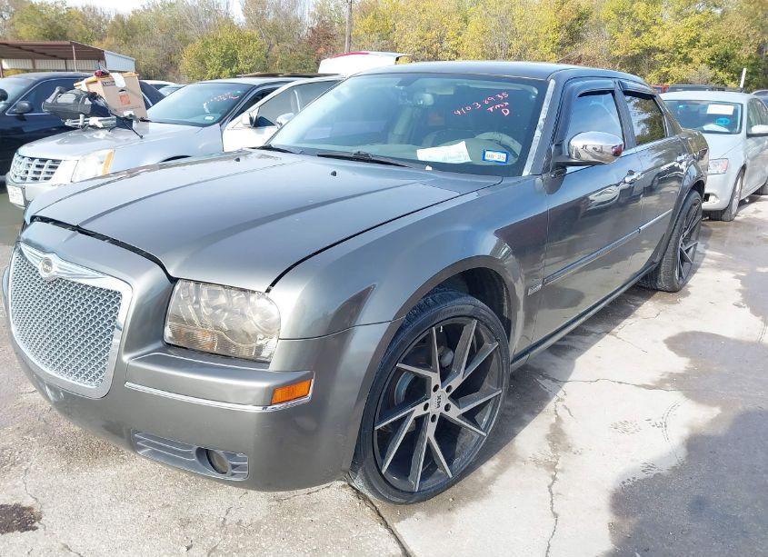 Photo 2 of 2008 Chrysler 300 TOURING (VIN 2C3LA53G98H313057)
