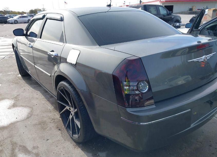 Photo 3 of 2008 Chrysler 300 TOURING (VIN 2C3LA53G98H313057)