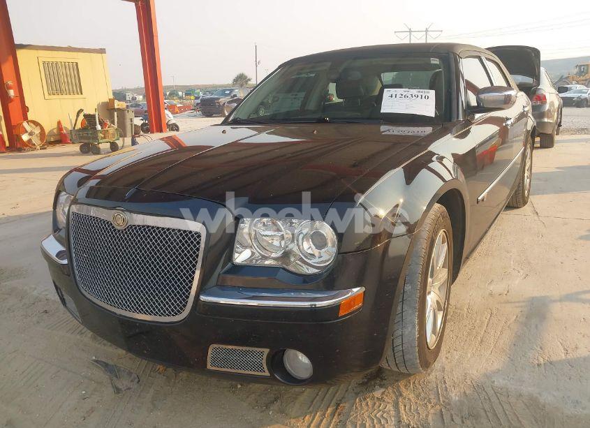 Photo 2 of 2009 Chrysler 300c HEMI (VIN 2C3LA63TX9H618474)
