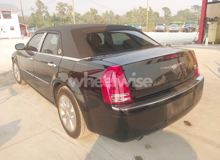 Photo 3 of 2009 Chrysler 300c HEMI (VIN 2C3LA63TX9H618474)