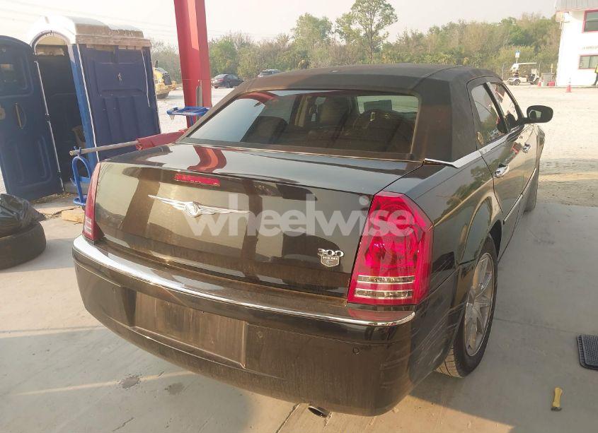 Photo 4 of 2009 Chrysler 300c HEMI (VIN 2C3LA63TX9H618474)