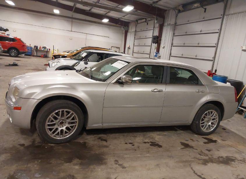 Photo 14 of 2007 Chrysler 300c N/A (VIN 2C3LK63H17H634505)