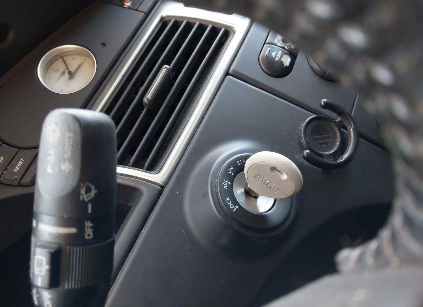 Photo 11 of 2005 Chrysler Pacifica TOURING (VIN 2C4GM68485R668428)