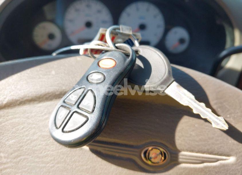 Photo 11 of 2002 Chrysler Town & COUNTRY EL (VIN 2C4GP34342R656792)