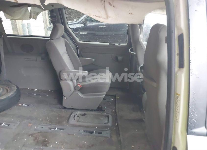 Photo 8 of 2002 Chrysler Town & COUNTRY EL (VIN 2C4GP34382R559739)