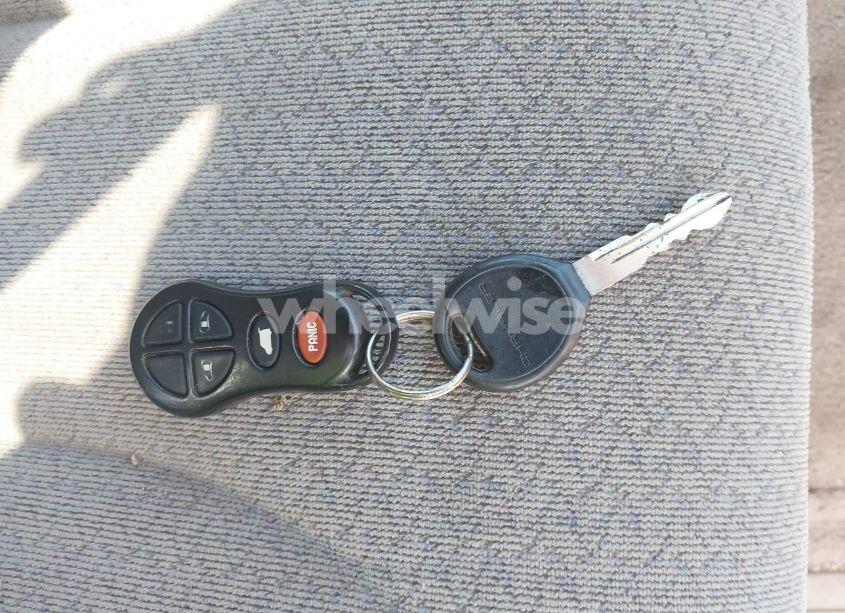 Photo 11 of 2001 Chrysler Town & COUNTRY LX (VIN 2C4GP44321R215750)