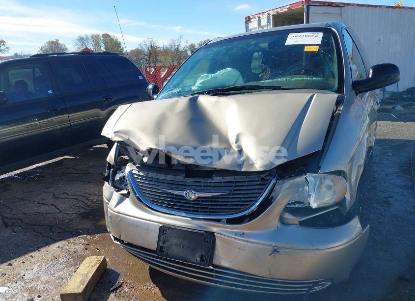 Photo 13 of 2002 Chrysler Town & COUNTRY LX (VIN 2C4GP44322R574839)
