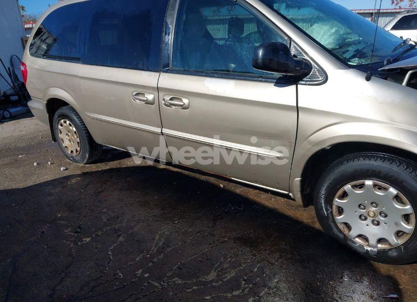 Photo 14 of 2002 Chrysler Town & COUNTRY LX (VIN 2C4GP44322R574839)