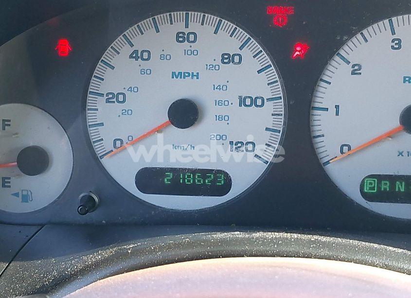 Photo 16 of 2002 Chrysler Town & COUNTRY LX (VIN 2C4GP44322R574839)