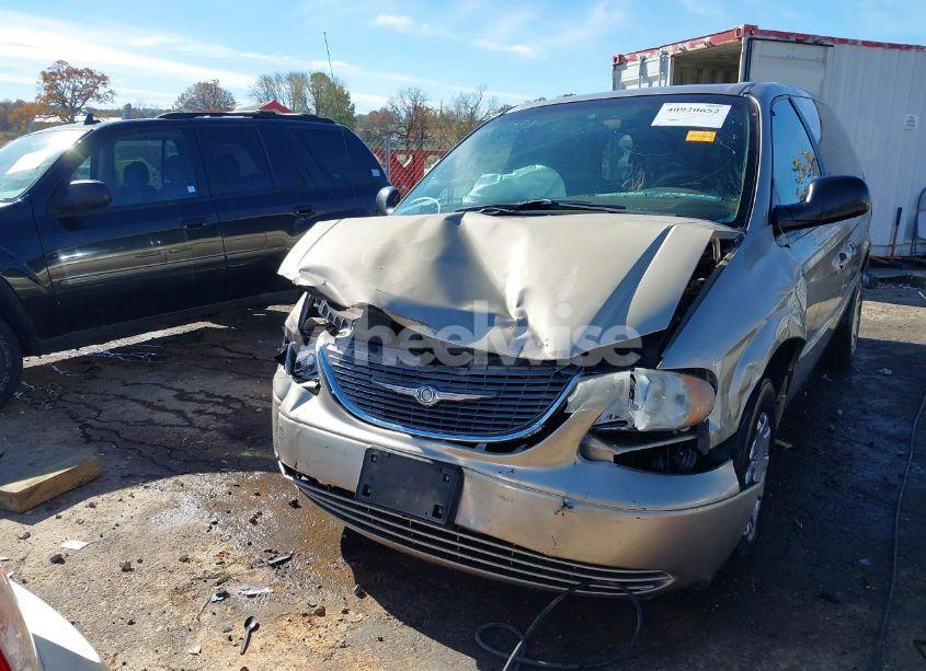 Photo 6 of 2002 Chrysler Town & COUNTRY LX (VIN 2C4GP44322R574839)