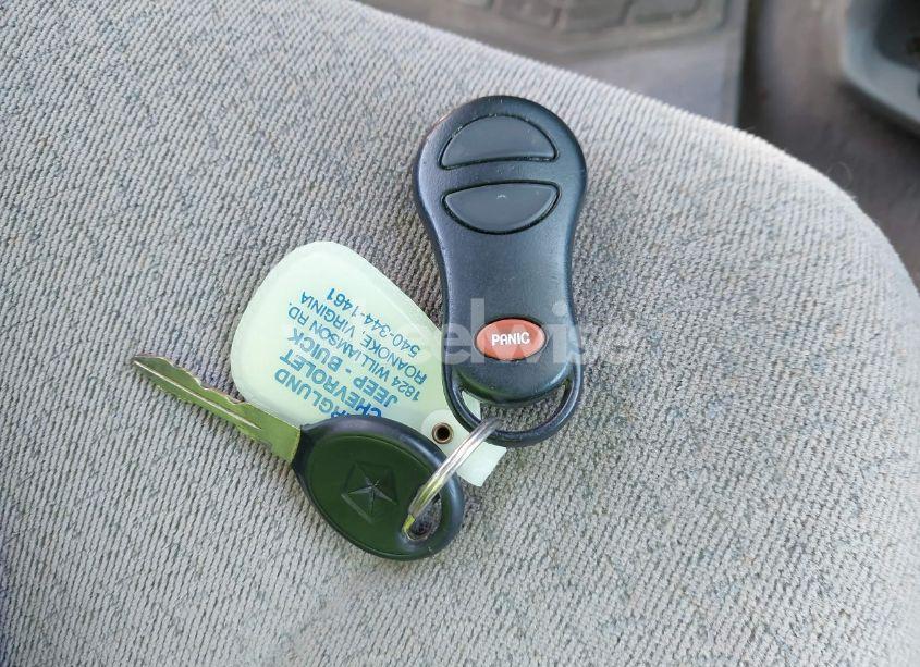 Photo 11 of 2001 Chrysler Town & COUNTRY LX (VIN 2C4GP44331R381047)