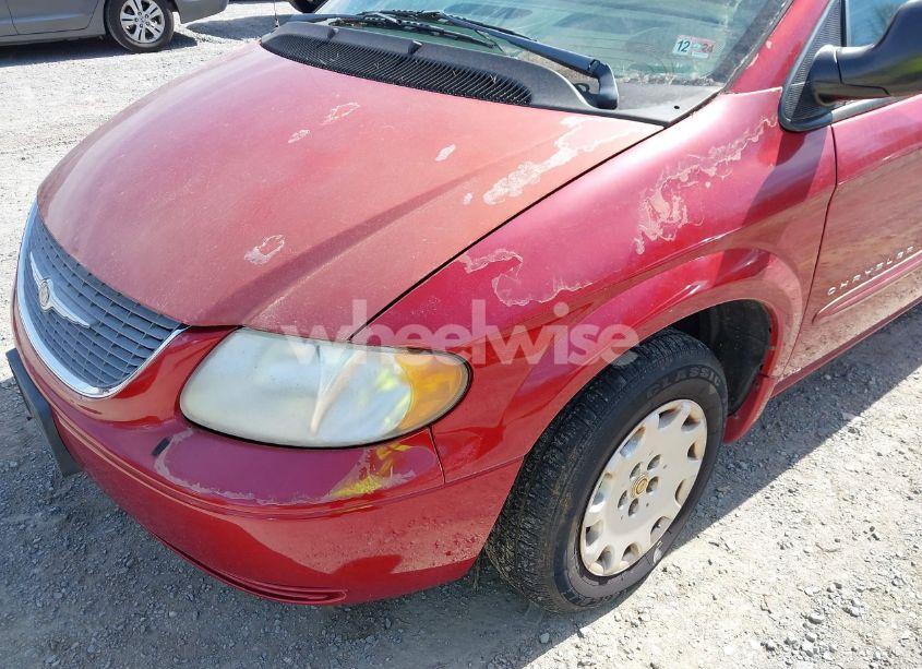 Photo 15 of 2001 Chrysler Town & COUNTRY LX (VIN 2C4GP44331R381047)