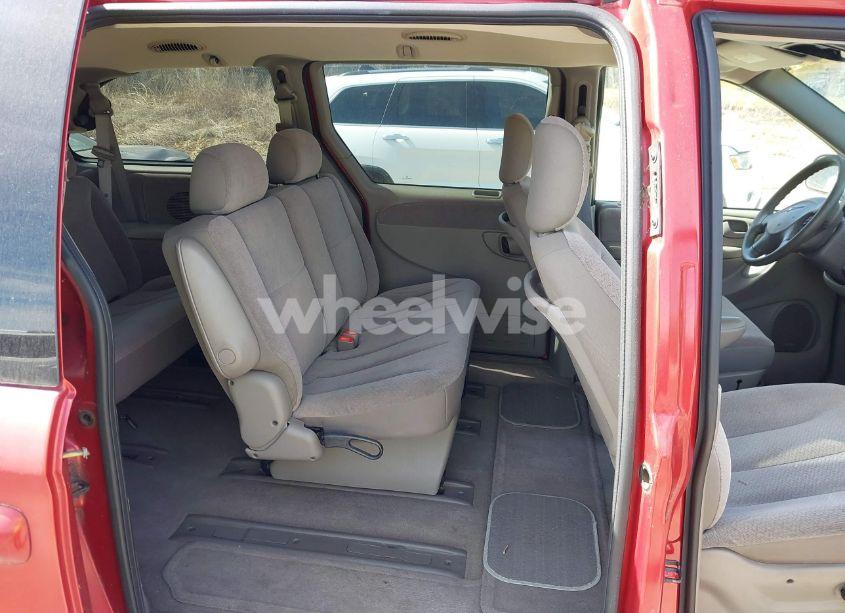 Photo 8 of 2001 Chrysler Town & COUNTRY LX (VIN 2C4GP44331R381047)