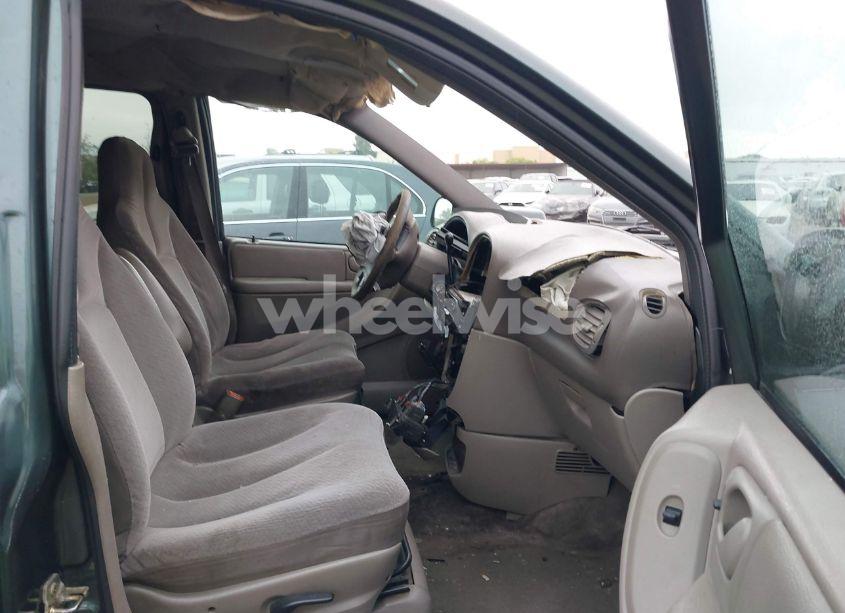 Photo 5 of 2002 Chrysler Town & COUNTRY LX (VIN 2C4GP44332R788433)