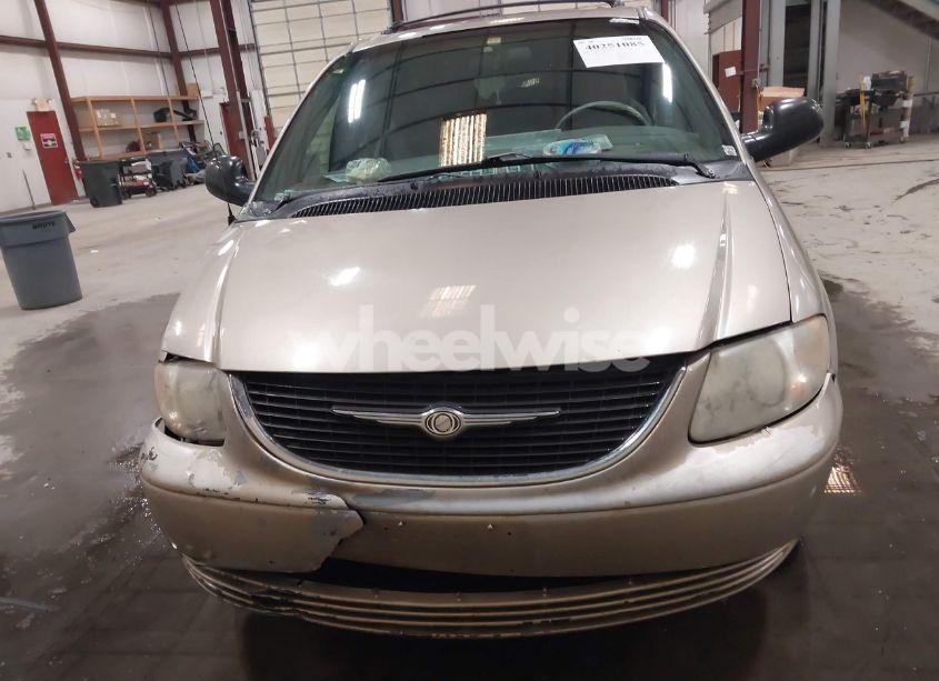 Photo 11 of 2002 Chrysler Town & COUNTRY LX (VIN 2C4GP44342R636628)