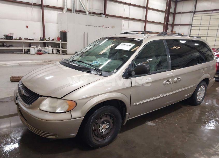 Photo 2 of 2002 Chrysler Town & COUNTRY LX (VIN 2C4GP44342R636628)