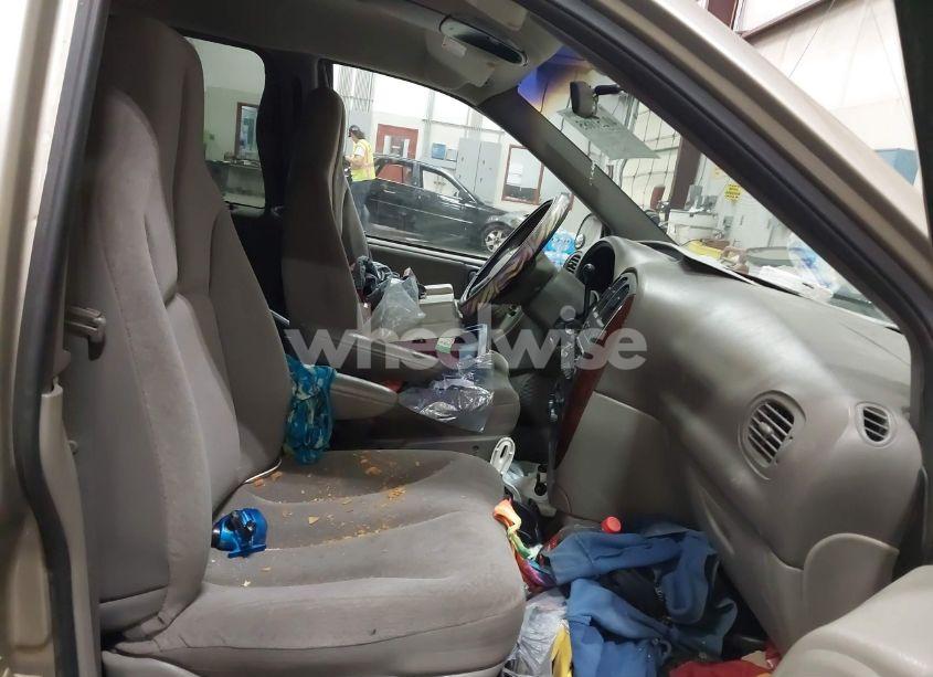 Photo 5 of 2002 Chrysler Town & COUNTRY LX (VIN 2C4GP44342R636628)