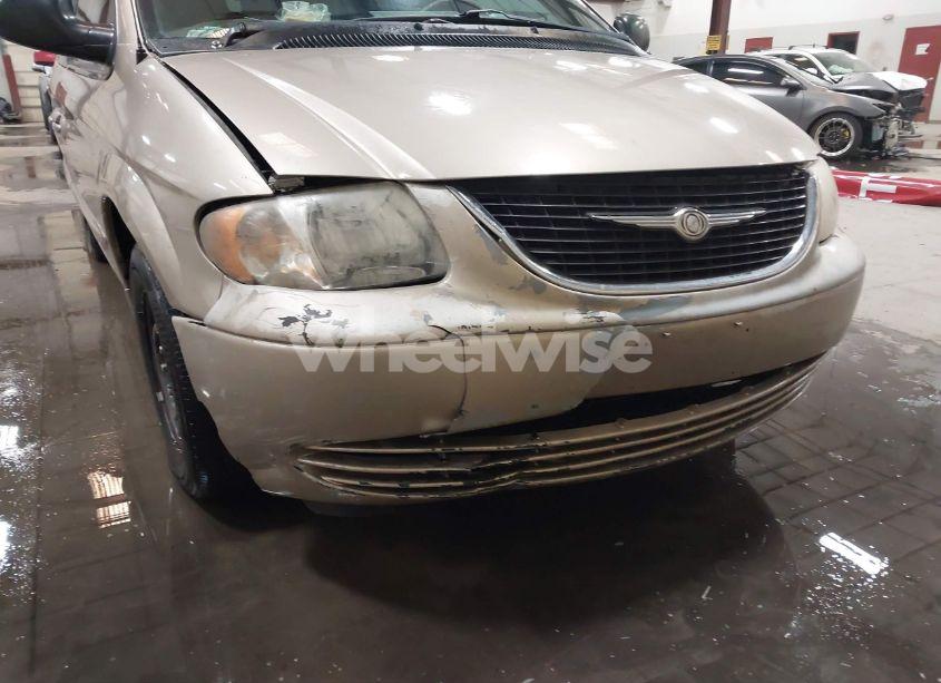 Photo 6 of 2002 Chrysler Town & COUNTRY LX (VIN 2C4GP44342R636628)