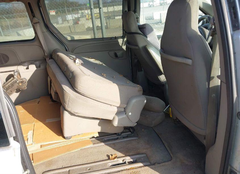 Photo 8 of 2003 Chrysler Town & COUNTRY LX (VIN 2C4GP44343R256383)