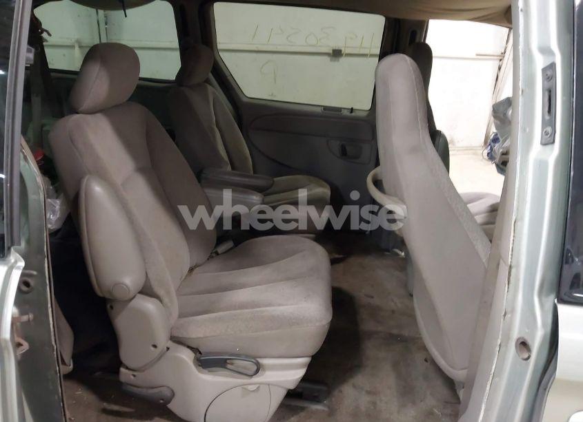 Photo 8 of 2003 Chrysler Town & COUNTRY LX (VIN 2C4GP44363R234014)