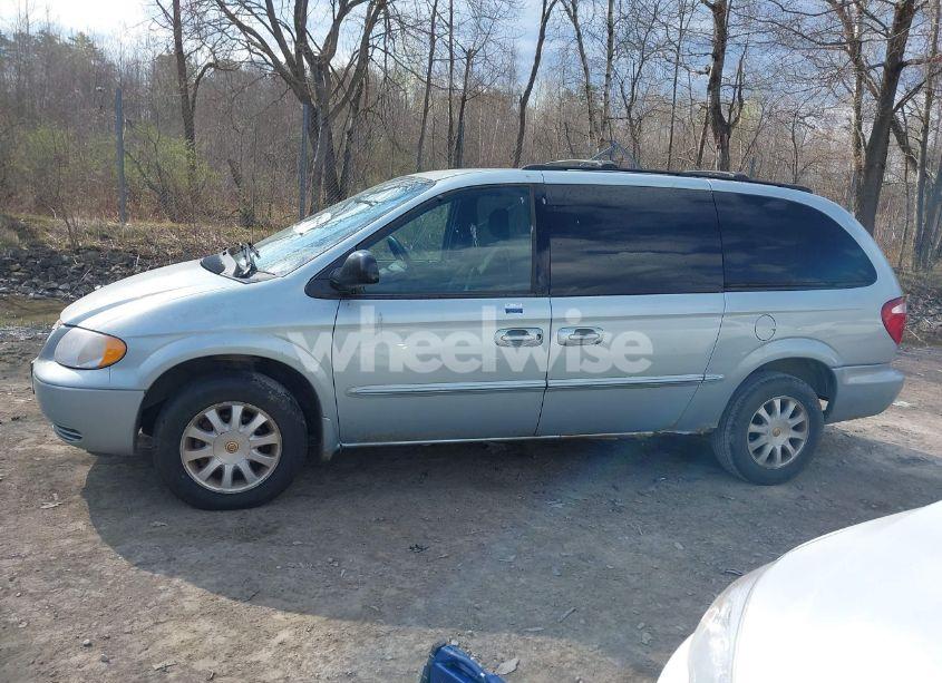 Photo 14 of 2002 Chrysler Town & COUNTRY LX (VIN 2C4GP44372R576005)