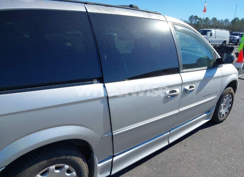 Photo 12 of 2002 Chrysler Town & COUNTRY LX (VIN 2C4GP44372R772929)