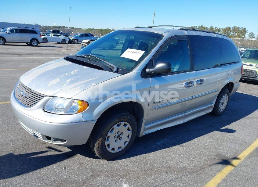 Photo 2 of 2002 Chrysler Town & COUNTRY LX (VIN 2C4GP44372R772929)