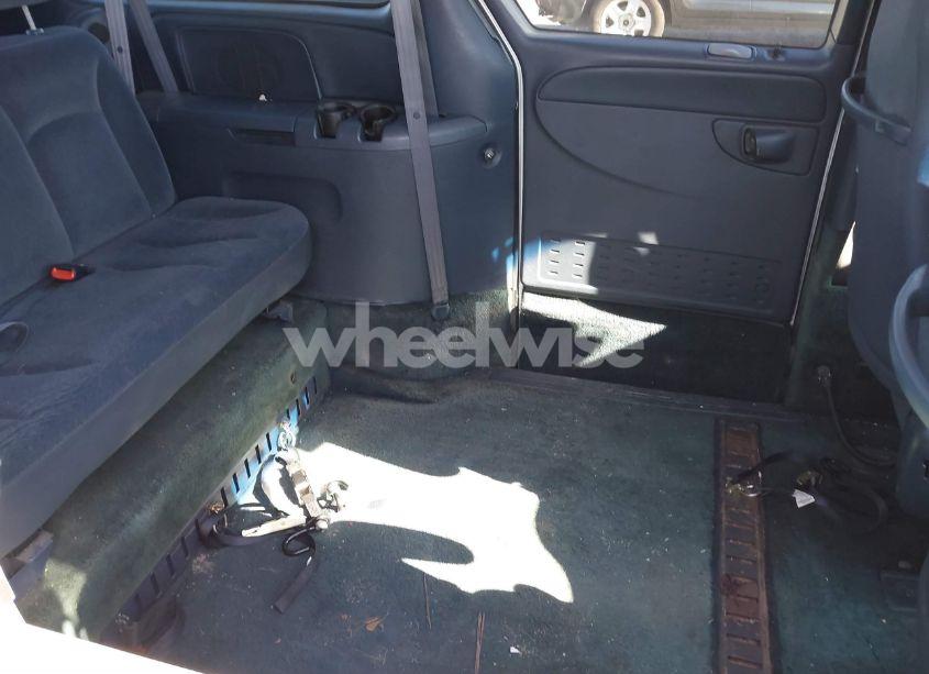 Photo 8 of 2002 Chrysler Town & COUNTRY LX (VIN 2C4GP44372R772929)