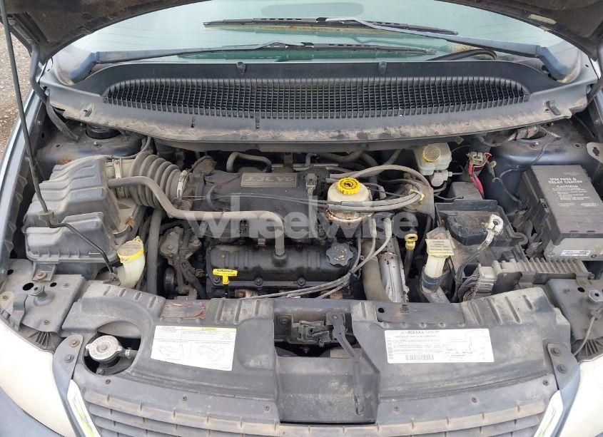 Photo 10 of 2002 Chrysler Town & COUNTRY LX (VIN 2C4GP44392R694993)