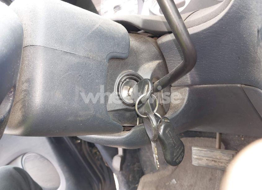 Photo 11 of 2002 Chrysler Town & COUNTRY LX (VIN 2C4GP44392R694993)