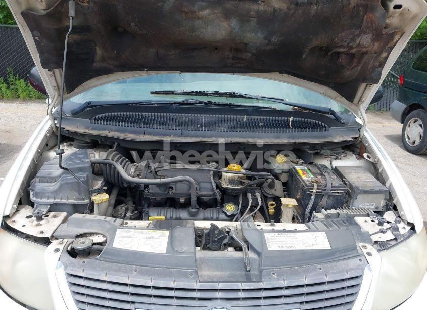 Photo 10 of 2002 Chrysler Town & COUNTRY LX (VIN 2C4GP44392R706494)