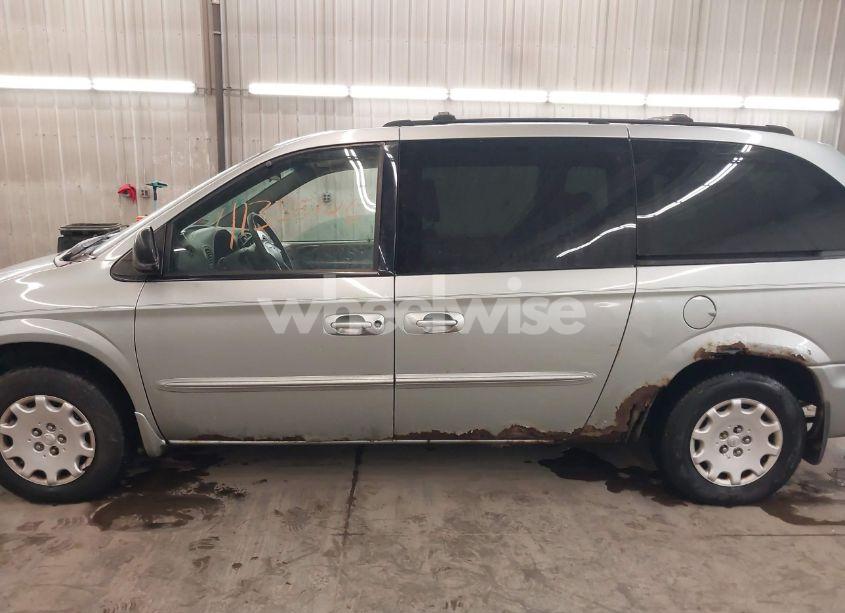 Photo 14 of 2003 Chrysler Town & COUNTRY LX (VIN 2C4GP44393R320966)