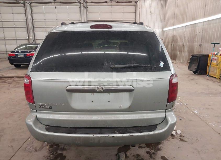 Photo 16 of 2003 Chrysler Town & COUNTRY LX (VIN 2C4GP44393R320966)
