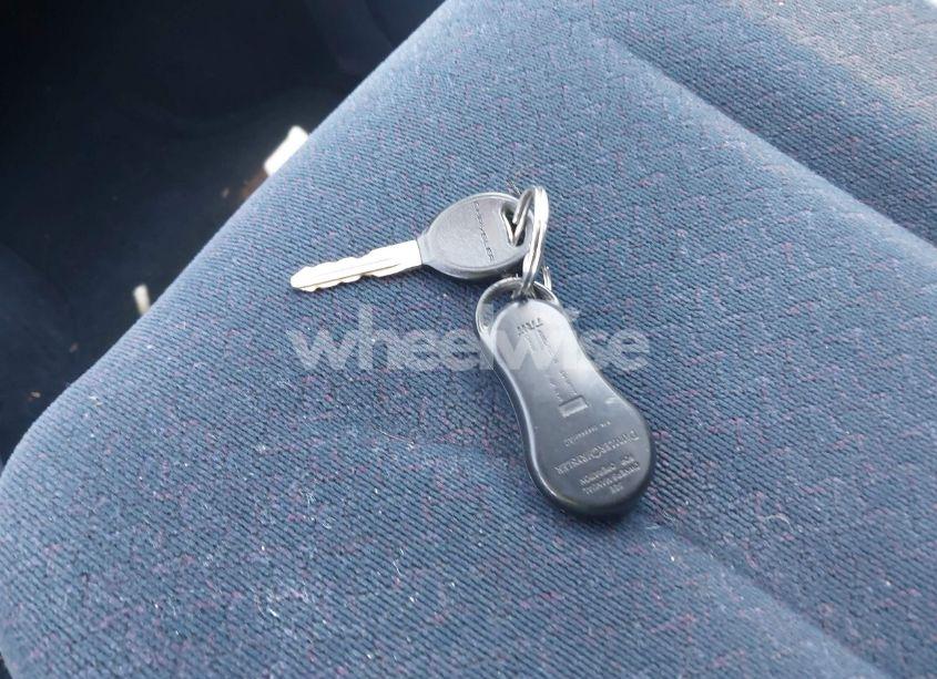 Photo 11 of 2001 Chrysler Town & COUNTRY LX (VIN 2C4GP44G91R163410)