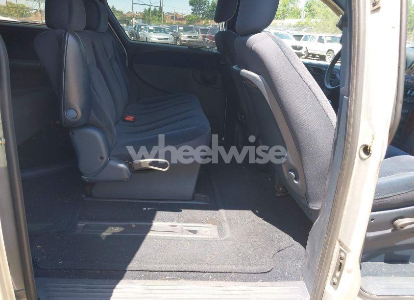 Photo 8 of 2001 Chrysler Town & COUNTRY LX (VIN 2C4GP44G91R163410)