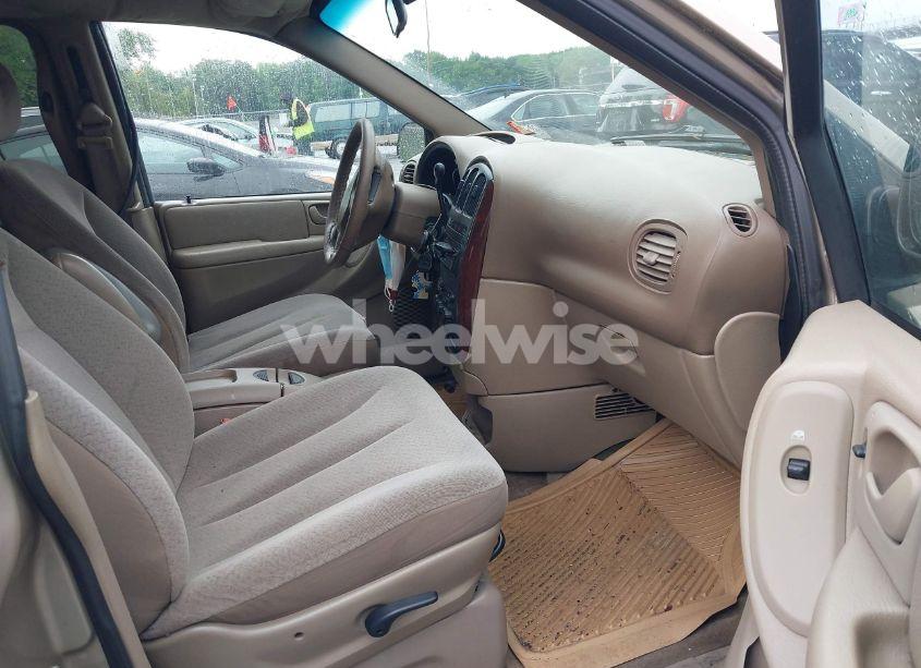 Photo 5 of 2003 Chrysler Town & COUNTRY LX (VIN 2C4GP44L13R132460)