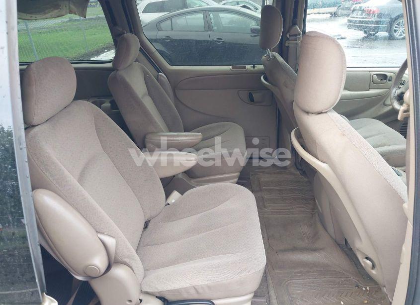 Photo 8 of 2003 Chrysler Town & COUNTRY LX (VIN 2C4GP44L13R132460)