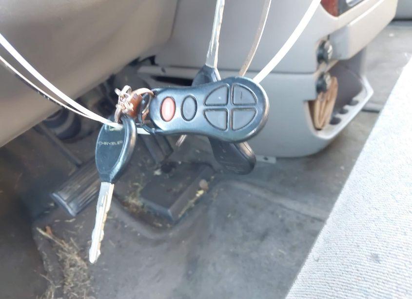 Photo 10 of 2003 Chrysler Town & COUNTRY LX (VIN 2C4GP44L13R238200)