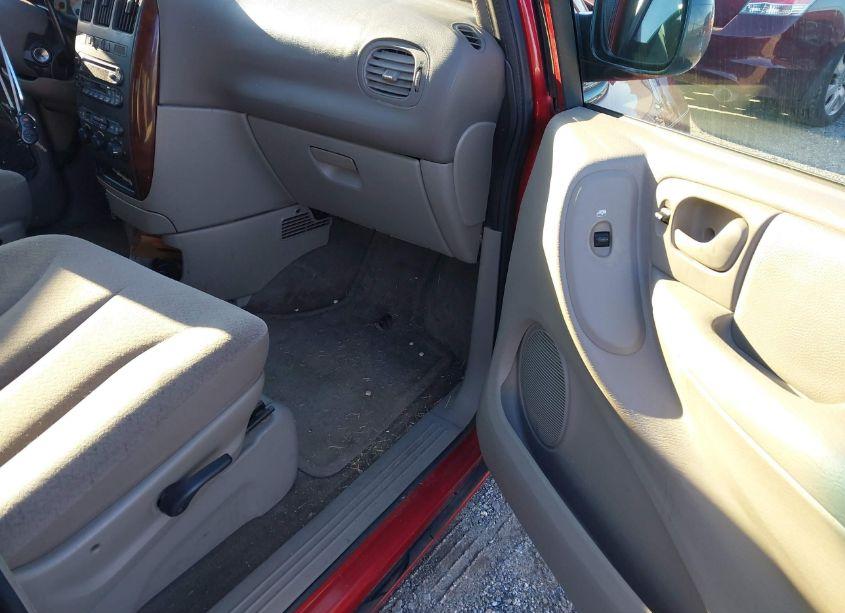 Photo 4 of 2003 Chrysler Town & COUNTRY LX (VIN 2C4GP44L13R238200)