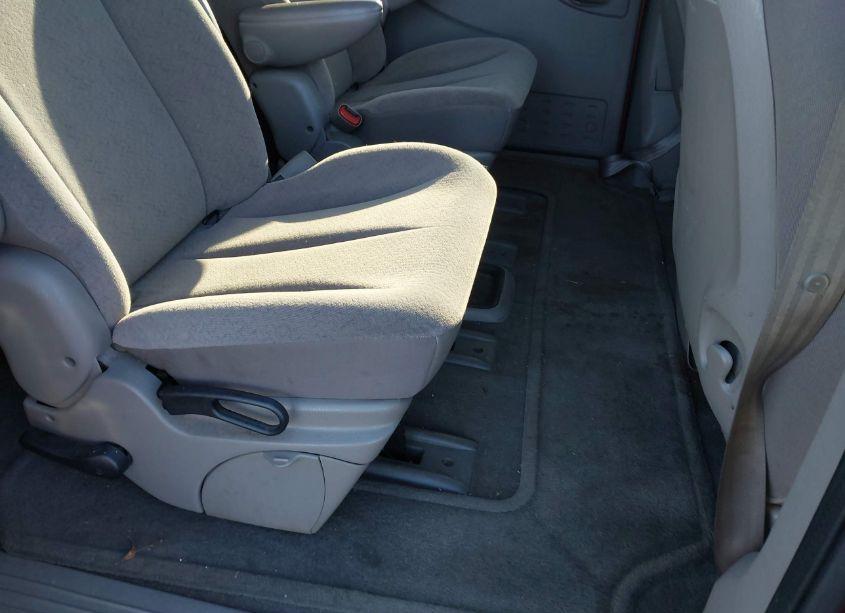 Photo 7 of 2003 Chrysler Town & COUNTRY LX (VIN 2C4GP44L13R238200)