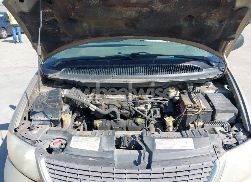 Photo 10 of 2003 Chrysler Town & COUNTRY LX (VIN 2C4GP44L73R103612)