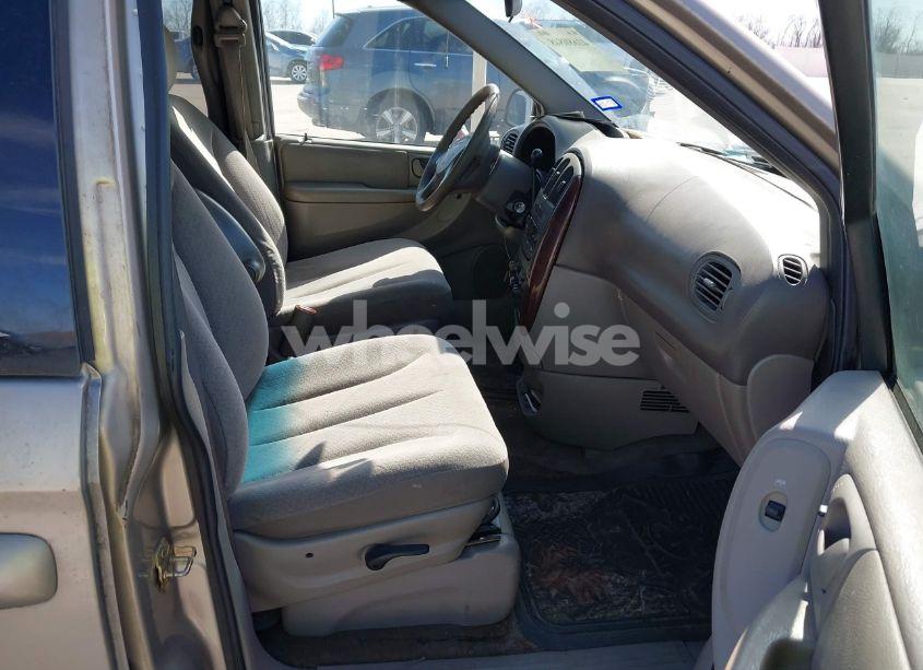 Photo 5 of 2003 Chrysler Town & COUNTRY LX (VIN 2C4GP44L73R103612)