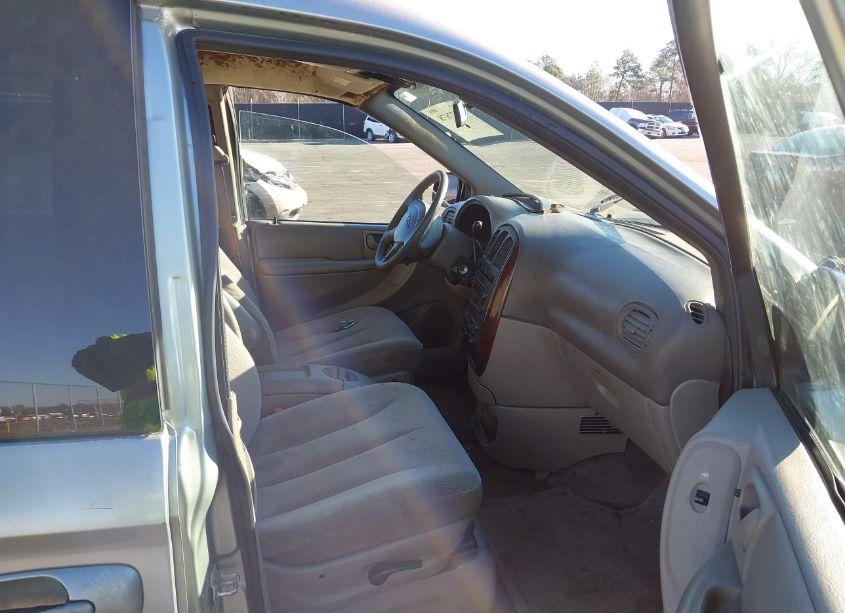 Photo 5 of 2003 Chrysler Town & COUNTRY LX (VIN 2C4GP44L83R132438)